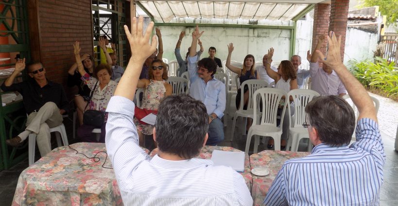 Filiados à DS/CE aprovam, por ampla maioria, participação em greve geral de 30/06 e aclamam manifesto contra intimidações