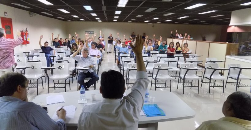 Em Assembleia Nacional marcada por críticas à condução da mobilização, filiados à DS/CE deliberam e discutem rumos do movimento