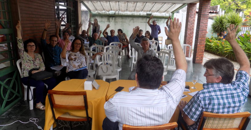 Em Assembleia Nacional filiados à DS/CE aprovam 4 dos 5 Indicativos, mas criticam diversas ações da mobilização da categoria