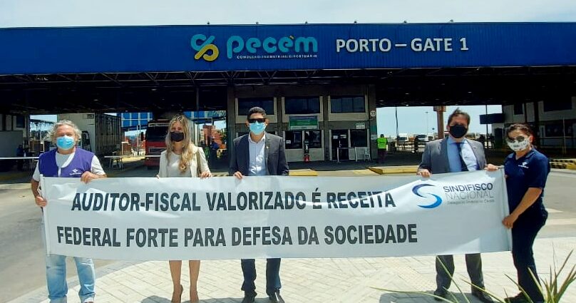 Mobilização dos Auditores-Fiscais da Receita gera fila de caminhões no Porto do Pecém